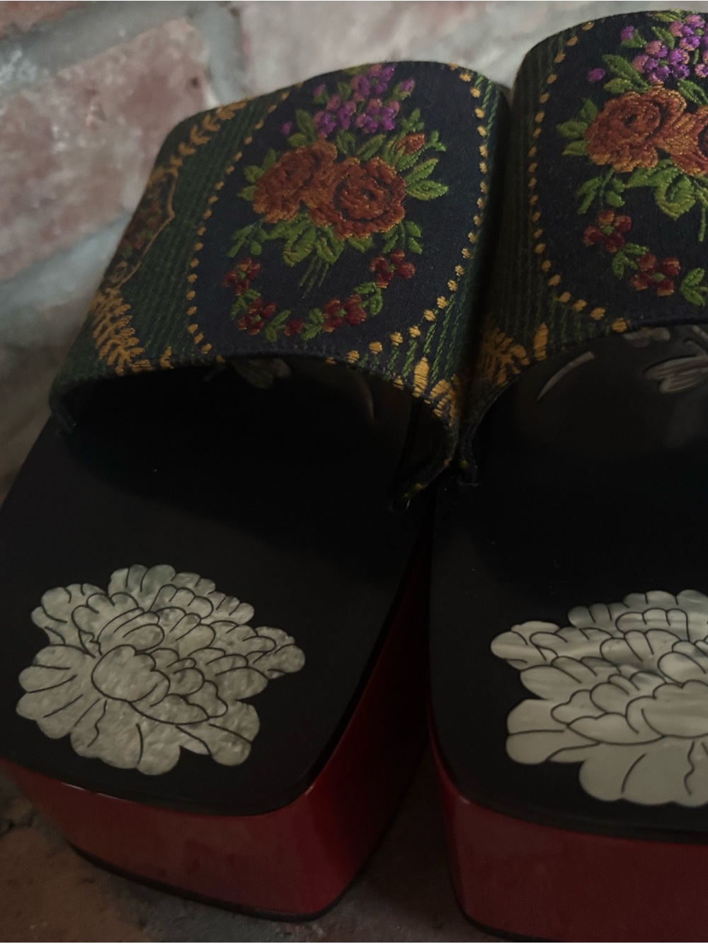 Gucci Mother of Pearl Jacquard Embroidered Floral Platform Sandal - Black & Red - Picture 11 of 12